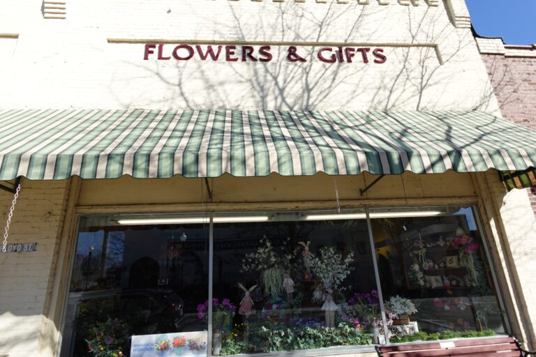 Flowers & Gifts Shop